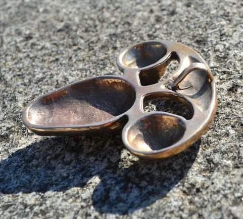 KELTSKÁ HLAVA, LATÉNSKÝ VÝTVARNÝ STYL, AMULET, BRONZ