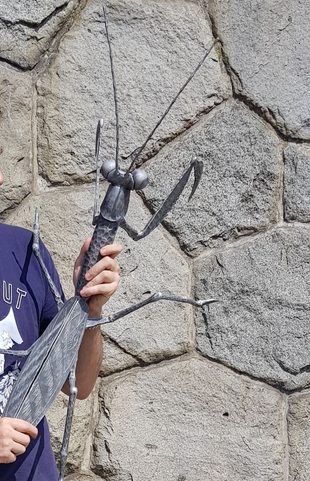 KUDLANKA NÁBOŽNÁ, KOVANÁ PLASTIKA
