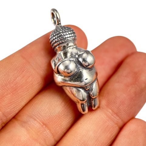 WILLENDORFSKÁ VENUŠE, STŘÍBRNÝ PŘÍVĚSEK, AG 925, 22G
