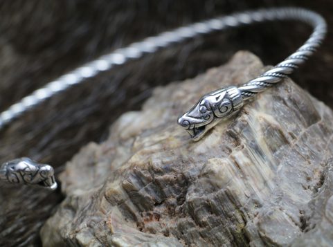 BESTIE Z BURGU, STŘÍBRNÝ NÁKRČNÍK, AG 925, 83 G