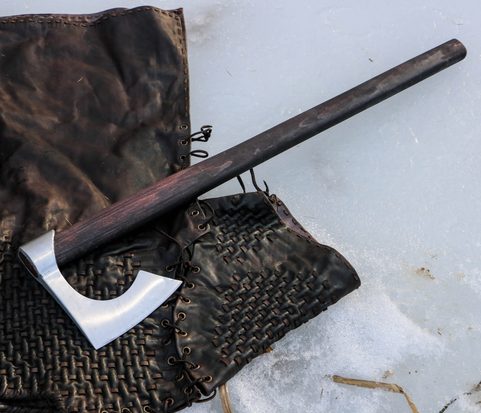 NJORD KOVANÁ SEKERA BRADATICE, OSTRÁ