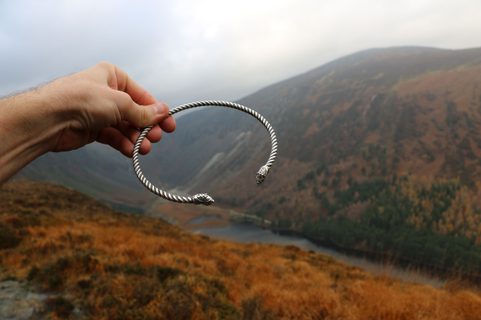 FLÓKI, VIKINSKÝ STŘÍBRNÝ TORQUES, AG 925