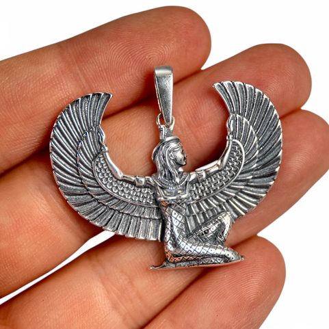 OKŘÍDLENÁ ISIS, EGYPTSKÁ BOHYNĚ, STŘÍBRNÝ PŘÍVĚSEK, AG 925