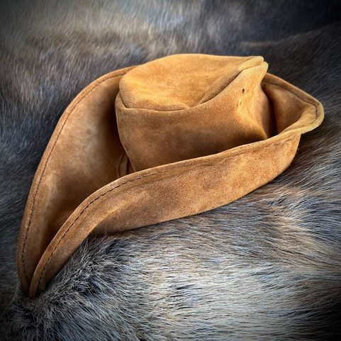 KOŽENÁ ČAPKA - ROBIN HOOD