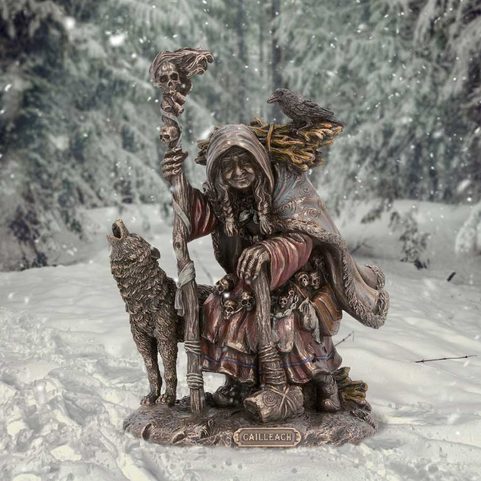 KELTSKÁ BOHYNĚ CAILLEACH 18,5 CM, FIGURKA