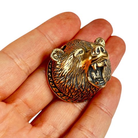 BERSEKER, MEDVĚD S RANĚ STŘEDOVĚKÝMI ORNAMENTY, BRONZ