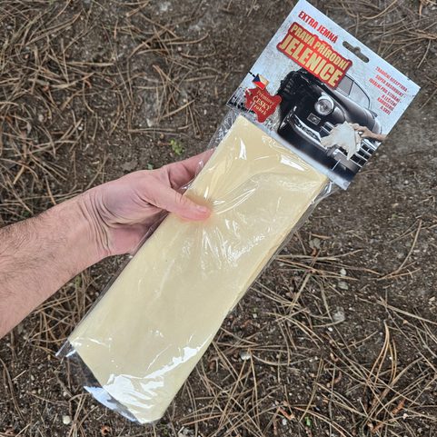 KVALITNÍ ČESKÁ PRAVÁ JELENICE NA ČIŠTĚNÍ SKEL A KAROSÉRIÍ