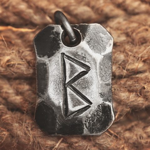 BERKANO, KOVANÁ RUNA, AMULET