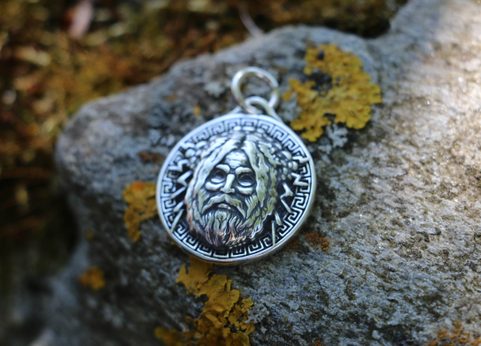 ZEUS, ŘECKÝ BŮH, STŘÍBRNÝ PŘÍVĚSEK, AG 925