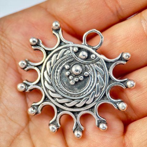 DEVANA, SLOVANSKÝ SLUNEČNÍ STŘÍBRNÝ PŘÍVĚSEK, AG 925, 14 G