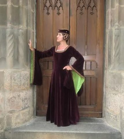 HONOSNÉ DÁMSKÉ GOTICKÉ ŠATY