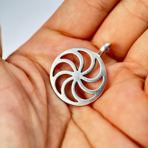 SYMBOL SLUNCE III, STŘÍBRNÝ PŘÍVĚSEK, AG 925