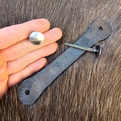 UMBO, STŘEDOVÁ PUKLICE NA KELTSKÝ ŠTÍT, LATÉN C1