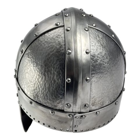 STEFNIR, VIKINGSKÁ HELMA S LÍCNICEMI