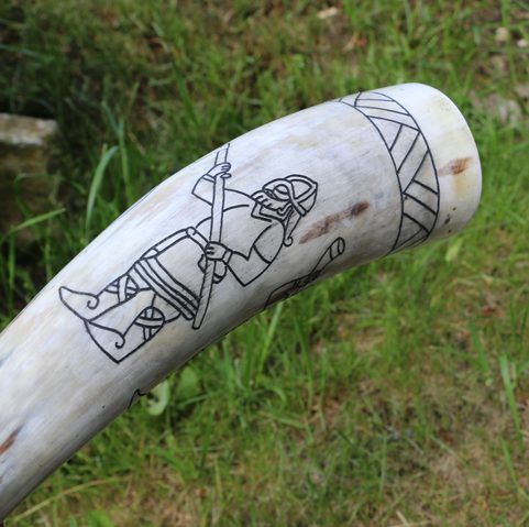 VÁLEČNÝ SIGNÁLNÍ ROH NA TROUBENÍ 38 CM