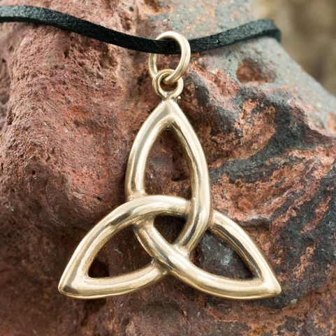 TRIQUETRA, KELTSKÝ PŘÍVĚŠEK, BRONZ