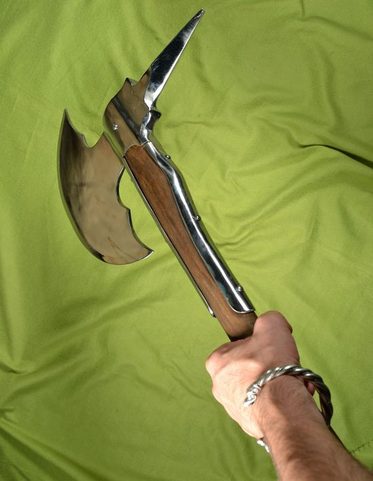 BOJOVÁ SEKERA S TRNEM