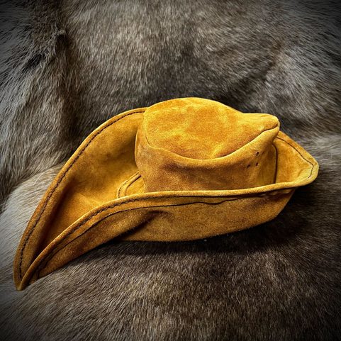 KOŽENÁ ČAPKA - ROBIN HOOD