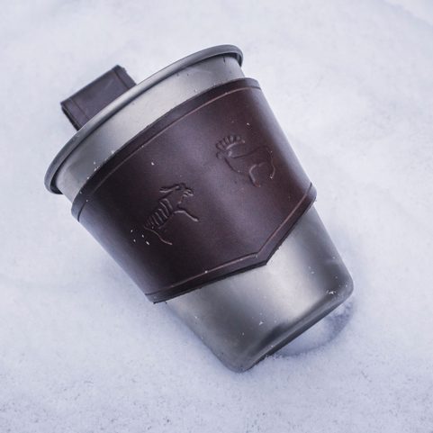 LAPONIA KOŽENÝ DRŽÁK A TITANOVÝ POHÁR 350 ML KEITH