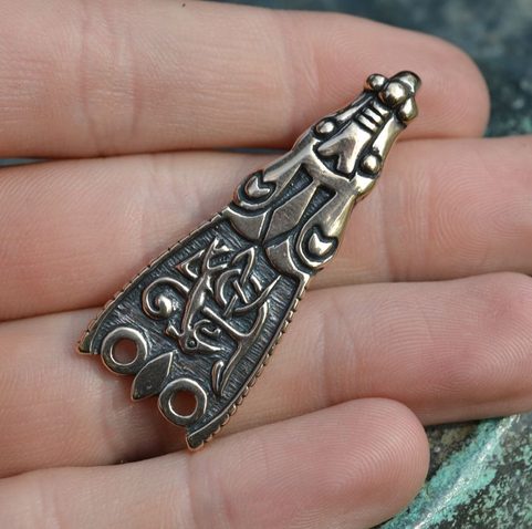 SPÍNACÍ HÁČEK NA ODĚV, ANGLIE, 9. STOLETÍ, BRONZ