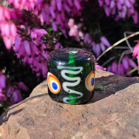 VINUTÁ PERLE, SKLENĚNÝ KORÁLEK