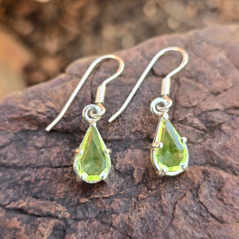 URANIA, STŘÍBRNÉ NÁUŠNICE SE SKLEM, AG 925