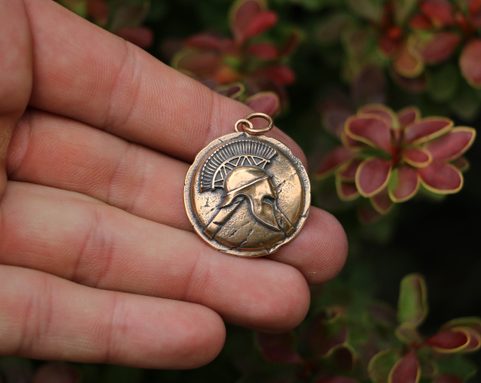 SPARTA, SPARTSKÝ VÁLEČNÍK, PŘÍVĚŠEK, BRONZ
