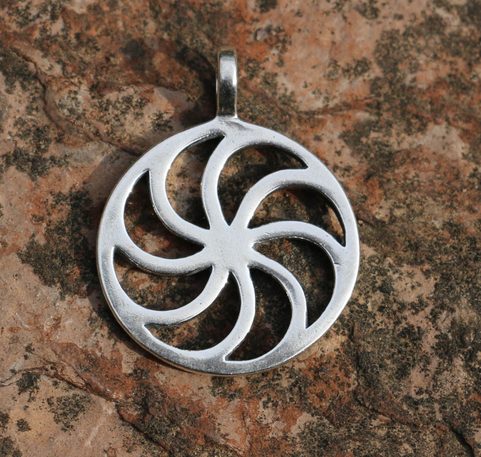 SYMBOL SLUNCE III, STŘÍBRNÝ PŘÍVĚSEK, AG 925