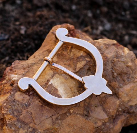 SPONA NA PÁSEK FLEUR DE LIS, STŘEDOVĚK - BRONZ