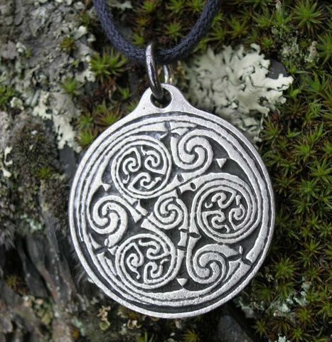 CELTIC NEVER ENDING SPIRAL - AMULET