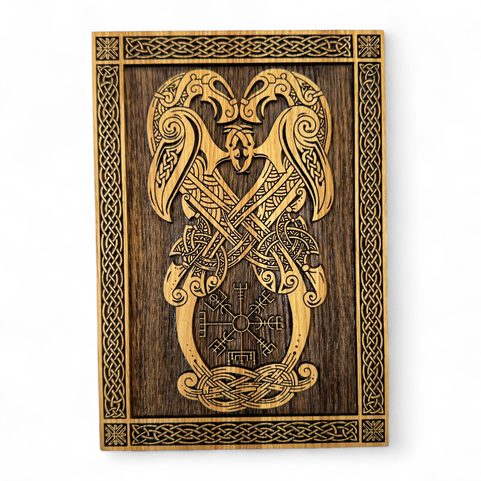 HUGINN A MUNINN, VEGVISÍR - DŘEVĚNÝ NÁSTĚNNÝ OBRAZ 21X30CM