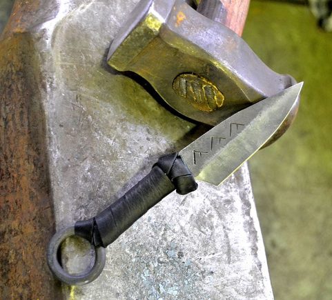 FAOLAN, KOVANÝ KELTSKÝ NŮŽ