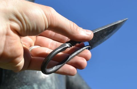 TROLL, KOVANÝ VIKINGSKÝ NŮŽ