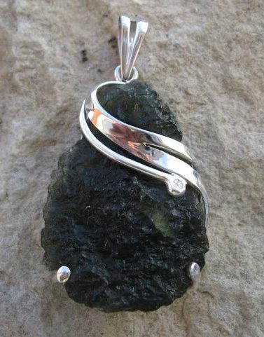 GALATEA, STŘÍBRNÝ PŘÍVĚSEK S VLTAVÍNEM, AG 925