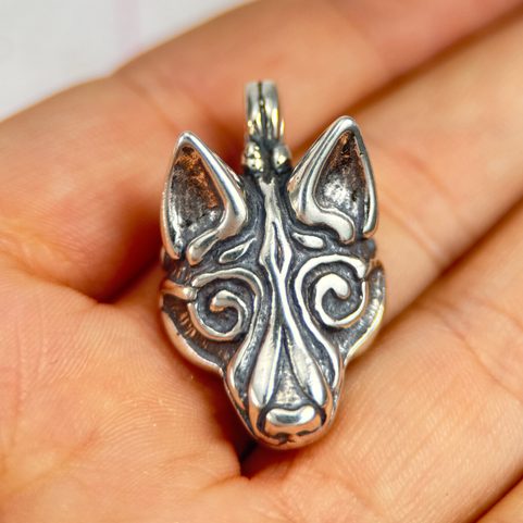 VLK FENRIR, STŘÍBRNÝ PŘÍVĚSEK, VIKINSKÝ VÝTVARNÝ STYL, AG 925 - 10 G, MENŠÍ