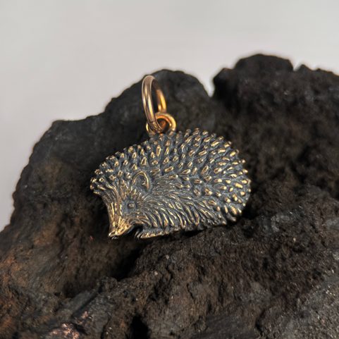 JEŽEK, PŘÍVĚŠEK BRONZ