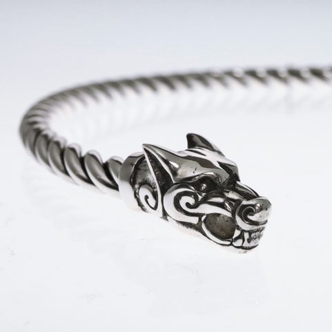 FENRIR - STŘÍBRNÝ TORQUES, NÁKRČNÍK S VLČÍMI HLAVAMI, AG 925
