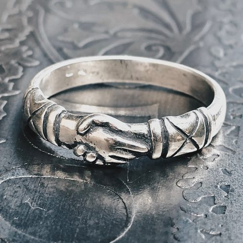 STŘÍBRNÝ PRSTEN PŘÁTELSTVÍ - FEDE RING, STŘEDOVĚKÝ, AG 925