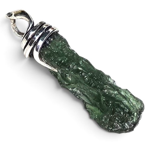 OBERUS, SILVER PENDANT WITH CZECH MOLDAVITE AG 925