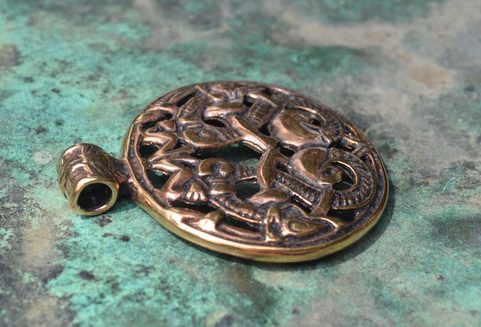 VIKINSKÝ AMULET, BORRE STYL, BRONZ