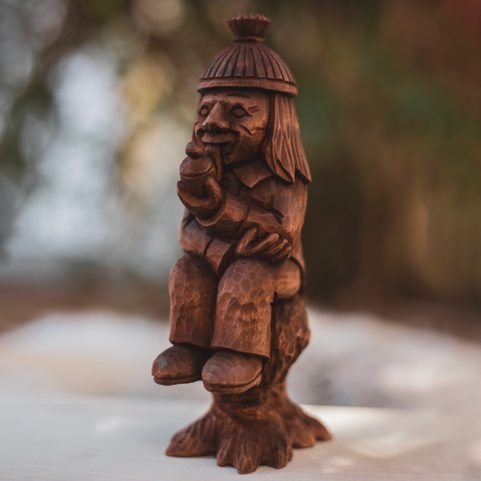 VODNÍK, DŘEVĚNÁ VYŘEZÁVANÁ FIGURKA Z VALAŠSKA 16 CM