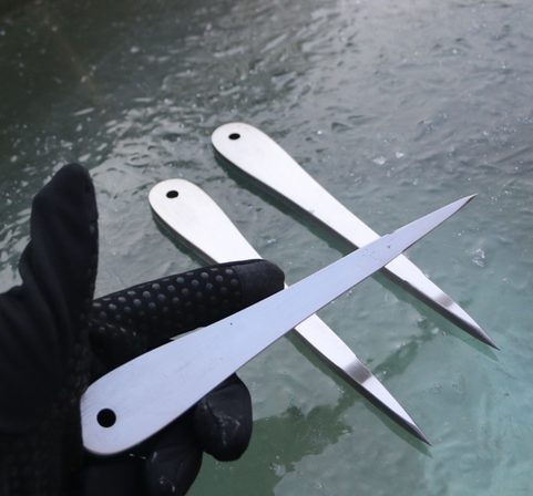 VENGEANCE, VRHACÍ NŮŽ LEŠTĚNÝ
