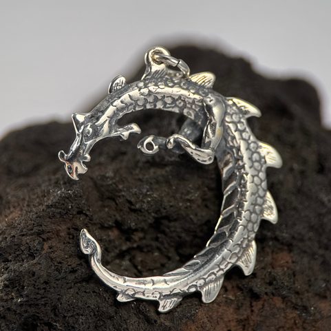 UROBOROS, STŘÍBRNÝ PŘÍVĚSEK DRAK, AG 925