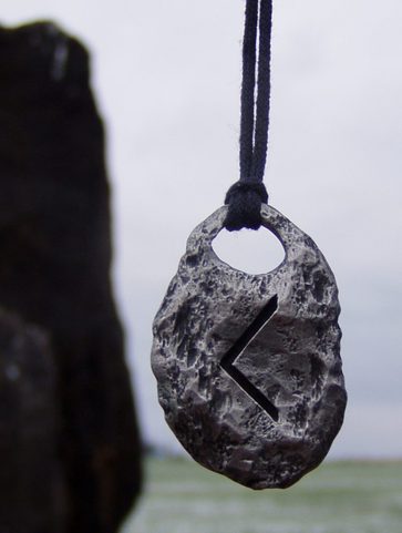 KENAZ - RUNOVÝ AMULET