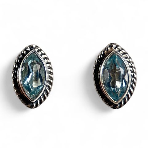 DINA, STŘÍBRNÉ NÁUŠNICE, MODRÝ TOPAZ, AG 925/1000