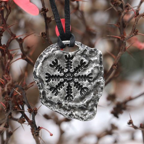 AEGISHJÁLMUR, RUNOVÝ KRUH ISLAND, ZINEK