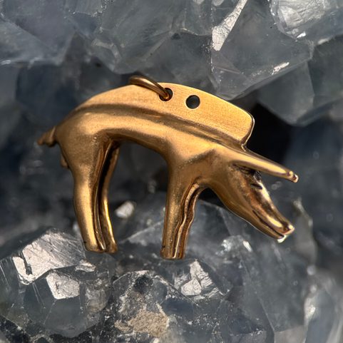 KELTSKÝ KANEC, JOEUVRES, GALIE, BRONZOVÝ AMULET