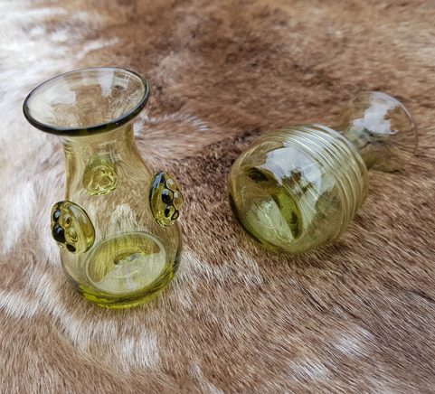 BÍLÝ VLK, PANÁKOVÁ SADA 2 KUSŮ, MALÉ VÁZIČKY