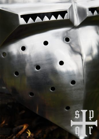 BASCINET SE SKLÁPĚCÍM HLEDÍM, PŘILBA