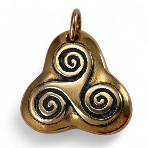 TRISKEL PLNÝ, KELTSKÝ PŘÍVĚŠEK, BRONZ
